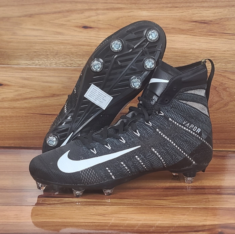 Nike Vapor Untouchable 3 Elite Flyknit Football Cleats Mens Sizes BV6699-001